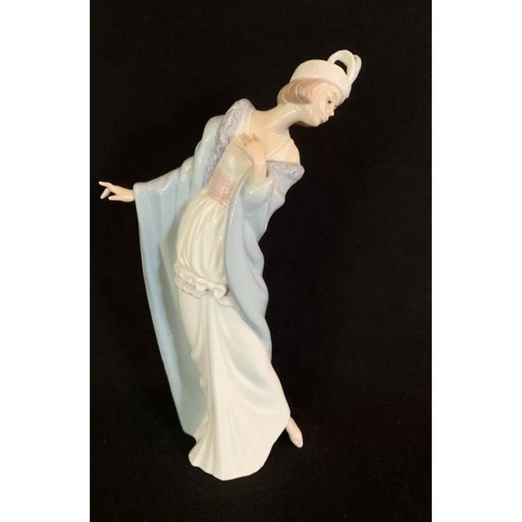 Lladro "The Flirt" #5789 Retired 1998‎ - Picture 1 of 1